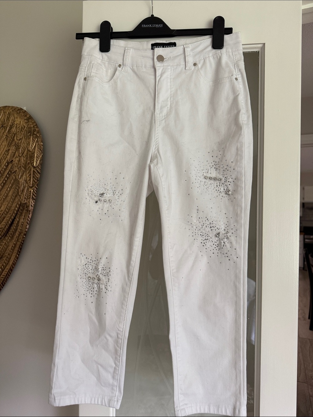 Frank Lyman Design White Embellished Cropped Jeans